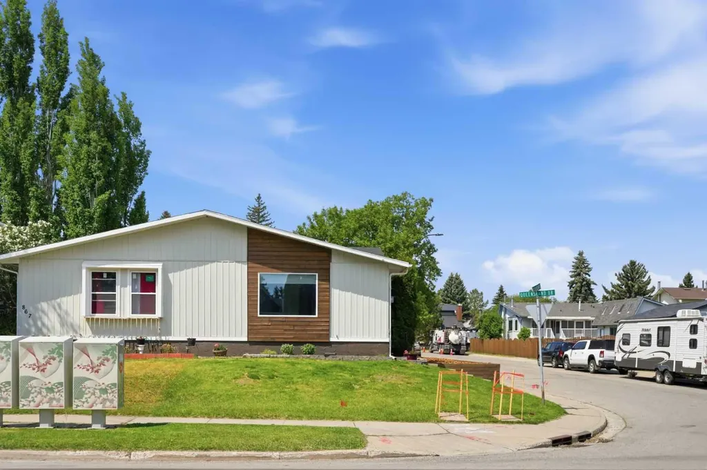 865 Queensland Drive SE Calgary AB T2J 5E4
