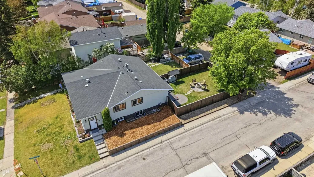 865 Queensland Drive SE Calgary AB T2J 5E4