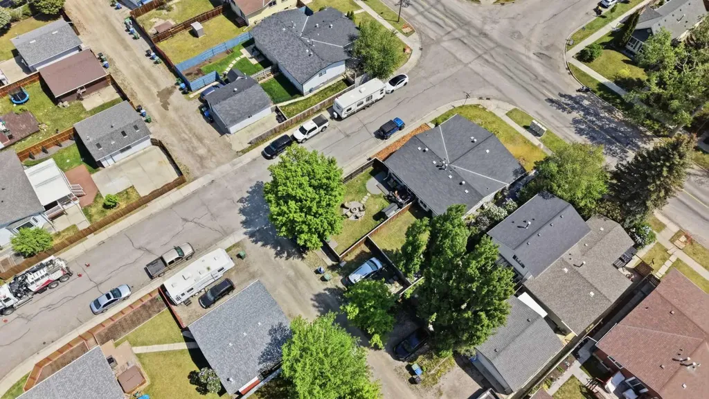 865 Queensland Drive SE Calgary AB T2J 5E4