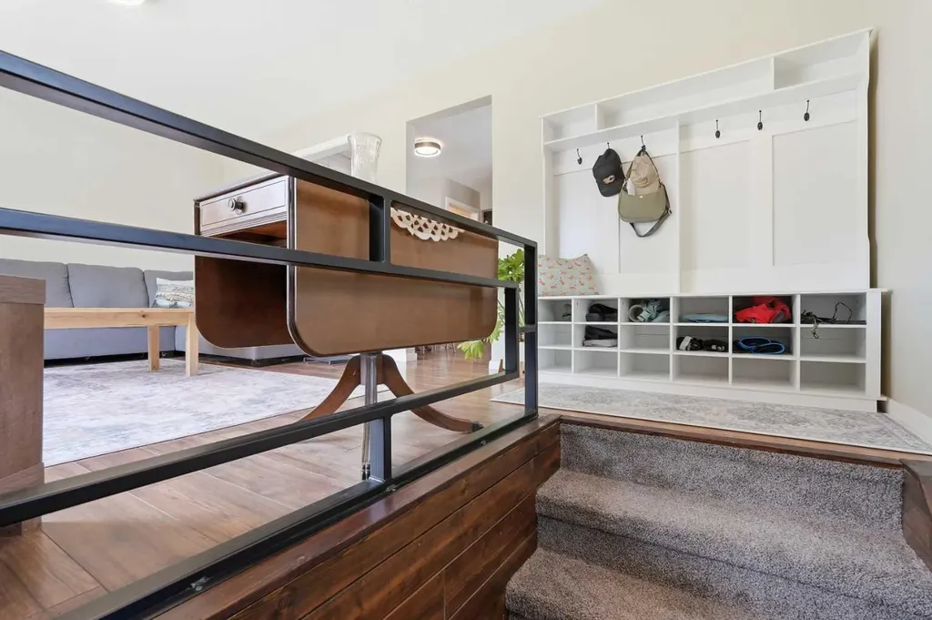 865 Queensland Drive SE Calgary AB T2J 5E4