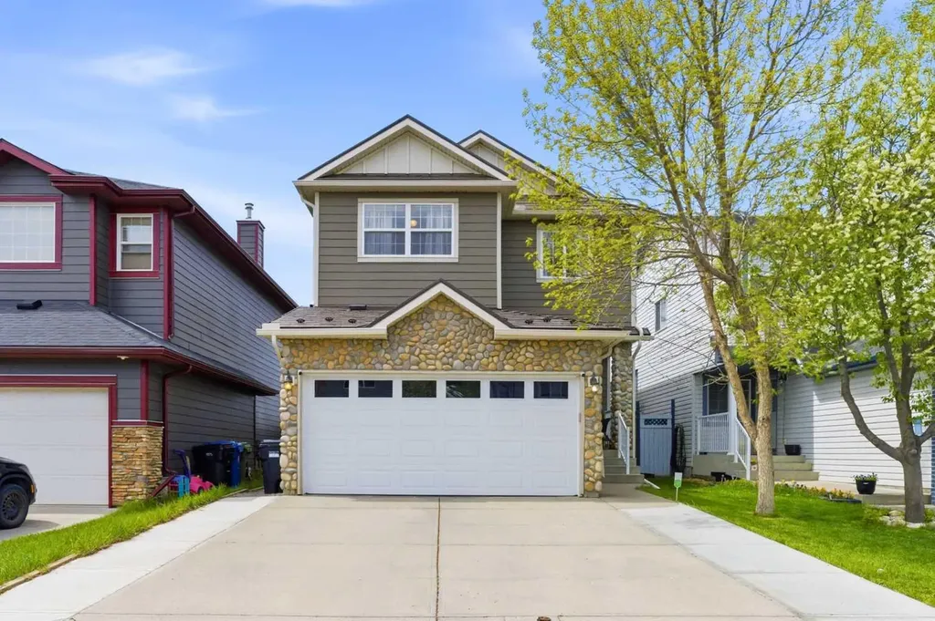 118 Saddletree Close NE Calgary AB T3J 5L1