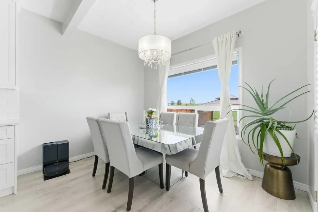 118 Saddletree Close NE Calgary AB T3J 5L1