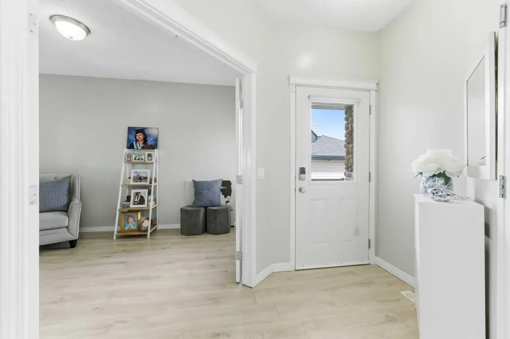 118 Saddletree Close NE Calgary AB T3J 5L1