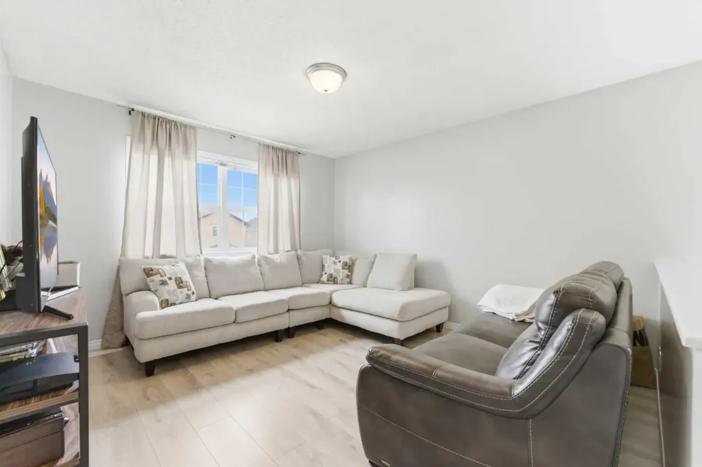 118 Saddletree Close NE Calgary AB T3J 5L1