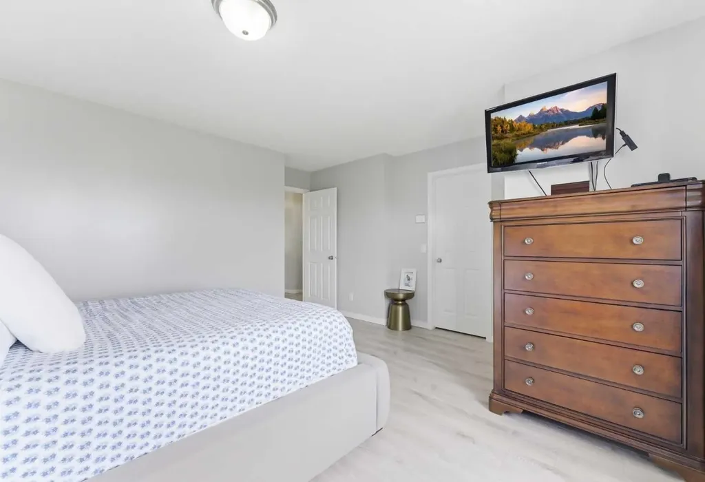 118 Saddletree Close NE Calgary AB T3J 5L1