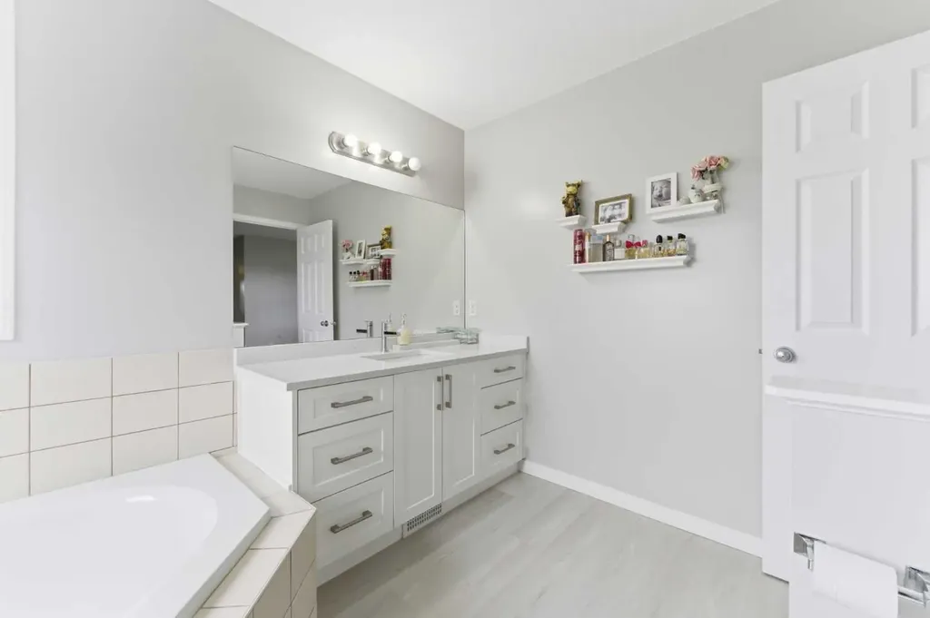 118 Saddletree Close NE Calgary AB T3J 5L1