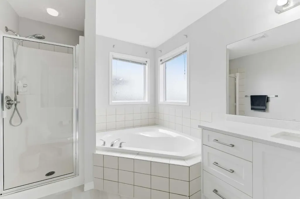118 Saddletree Close NE Calgary AB T3J 5L1