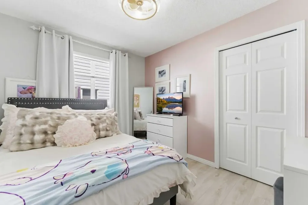 118 Saddletree Close NE Calgary AB T3J 5L1
