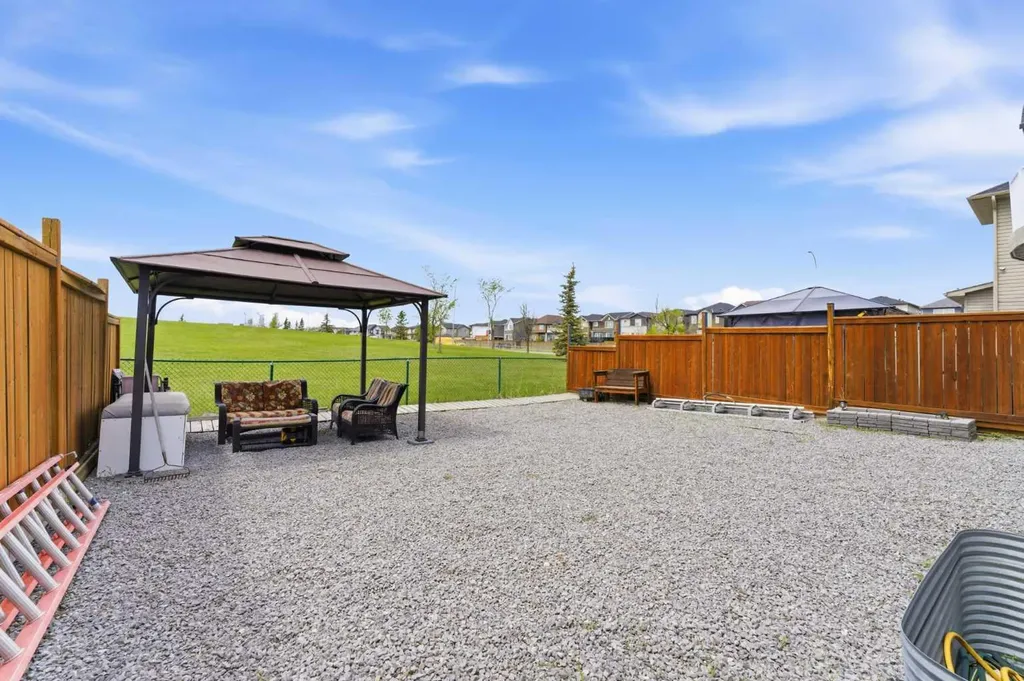 118 Saddletree Close NE Calgary AB T3J 5L1