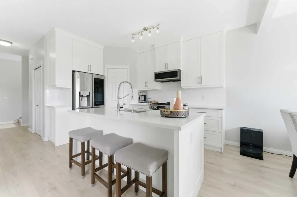 118 Saddletree Close NE Calgary AB T3J 5L1
