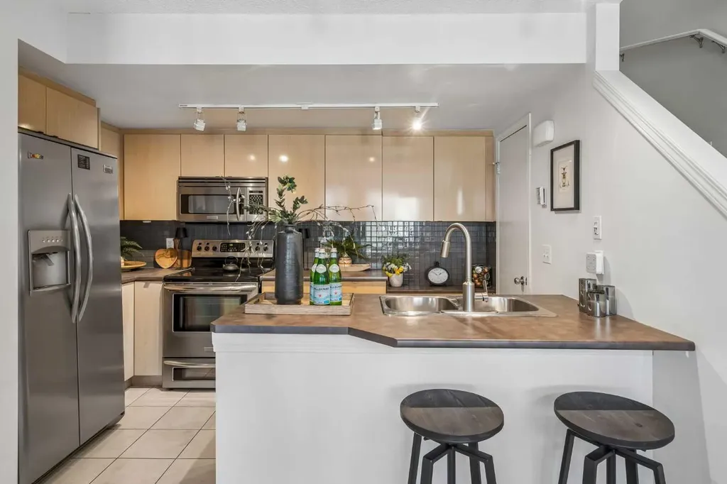 229 Mckenzie Towne Lane SE Calgary AB T2Z 0C3