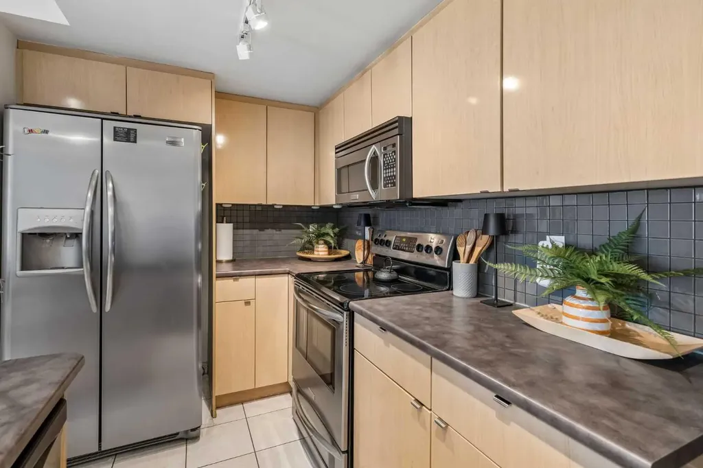 229 Mckenzie Towne Lane SE Calgary AB T2Z 0C3