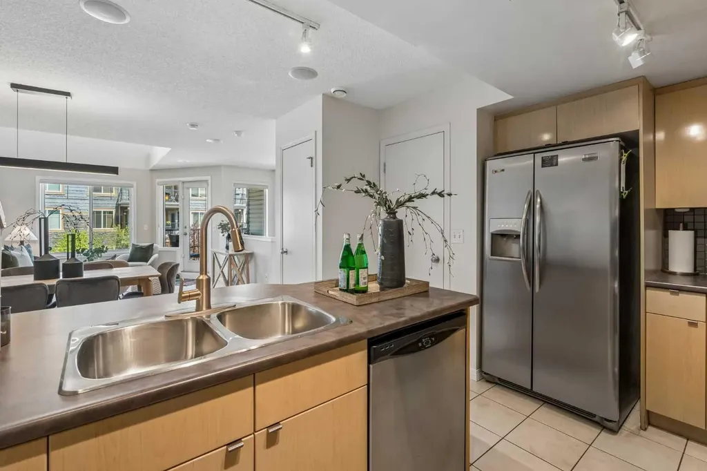 229 Mckenzie Towne Lane SE Calgary AB T2Z 0C3