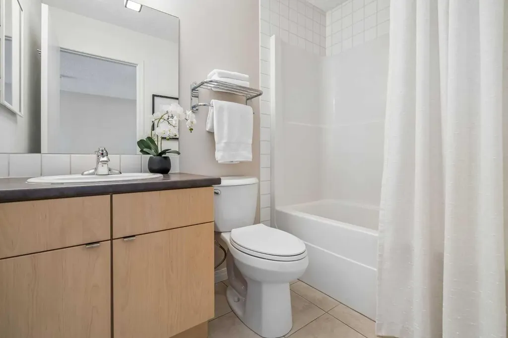 229 Mckenzie Towne Lane SE Calgary AB T2Z 0C3