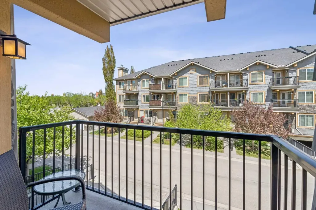 229 Mckenzie Towne Lane SE Calgary AB T2Z 0C3