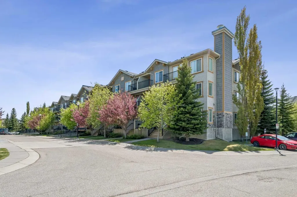 229 Mckenzie Towne Lane SE Calgary AB T2Z 0C3