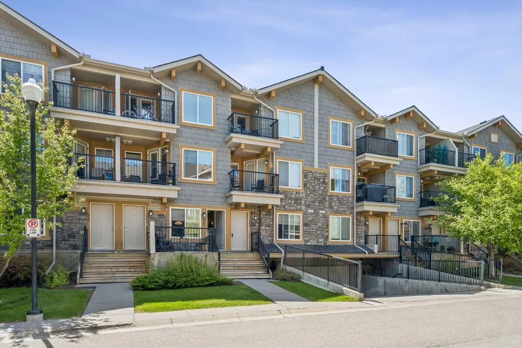 229 Mckenzie Towne Lane SE Calgary AB T2Z 0C3