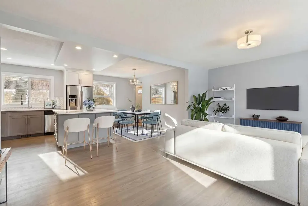 40 Henefer Road SW Calgary AB T2V 3B4