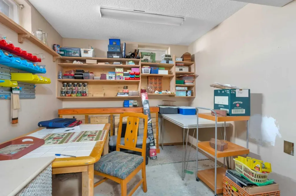 4727 48 Street Sylvan Lake AB T4S 1M9