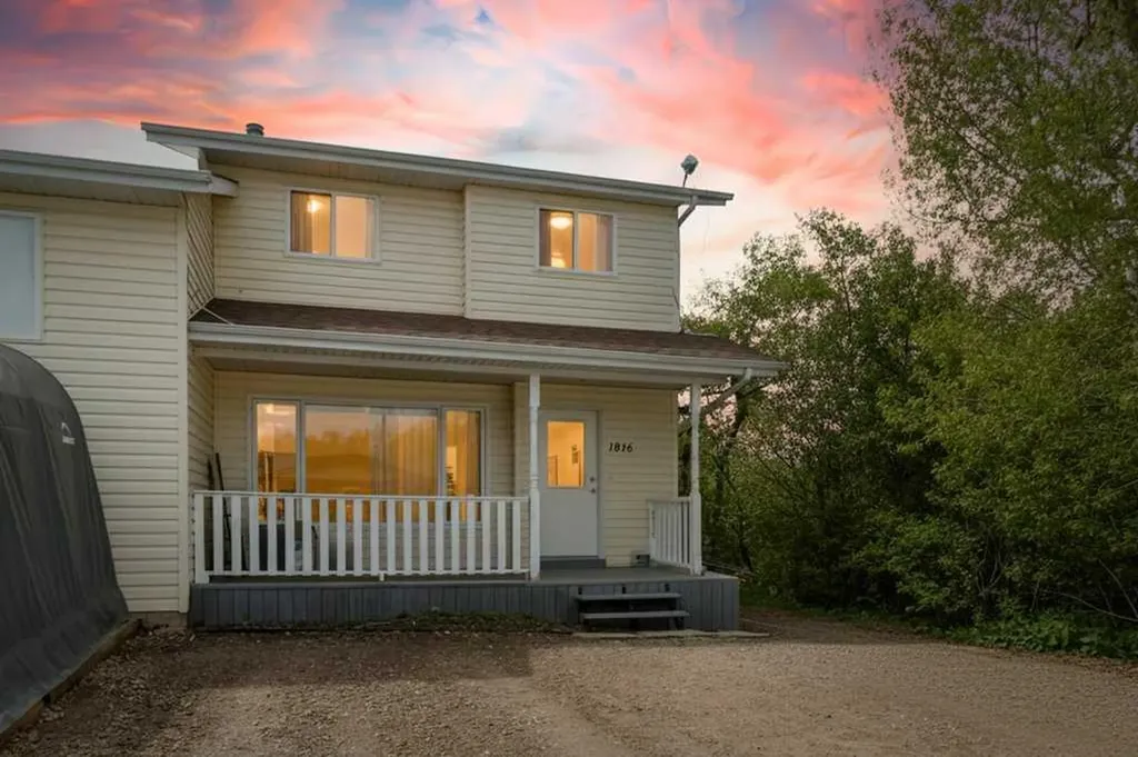 1816 26 Avenue Delburne AB T0M 0V0