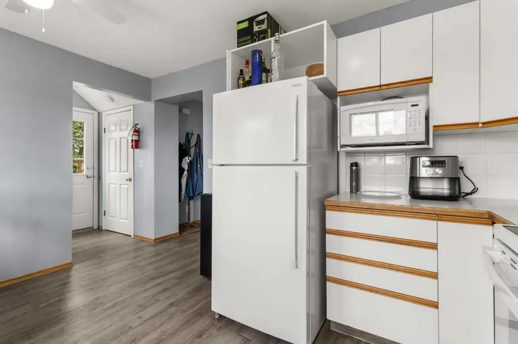1816 26 Avenue Delburne AB T0M 0V0