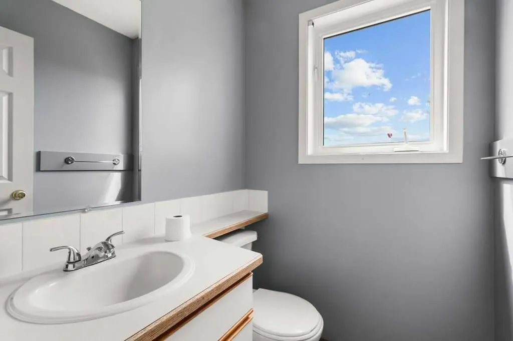 1816 26 Avenue Delburne AB T0M 0V0