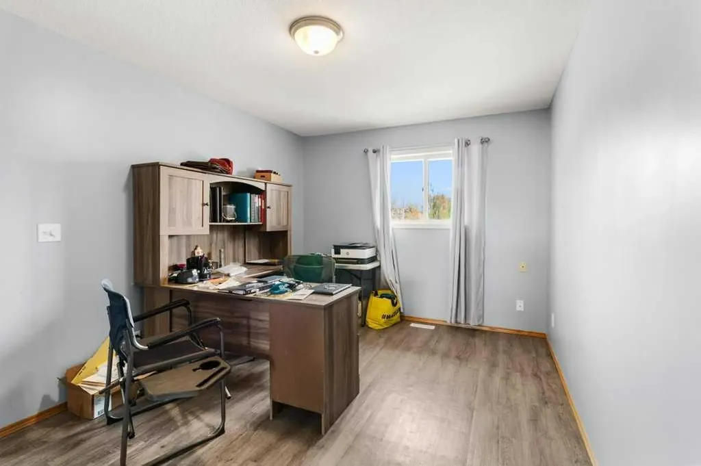 1816 26 Avenue Delburne AB T0M 0V0