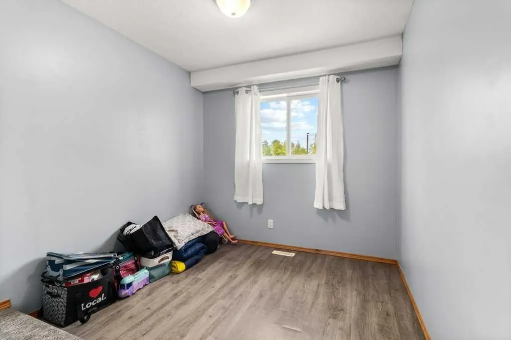 1816 26 Avenue Delburne AB T0M 0V0