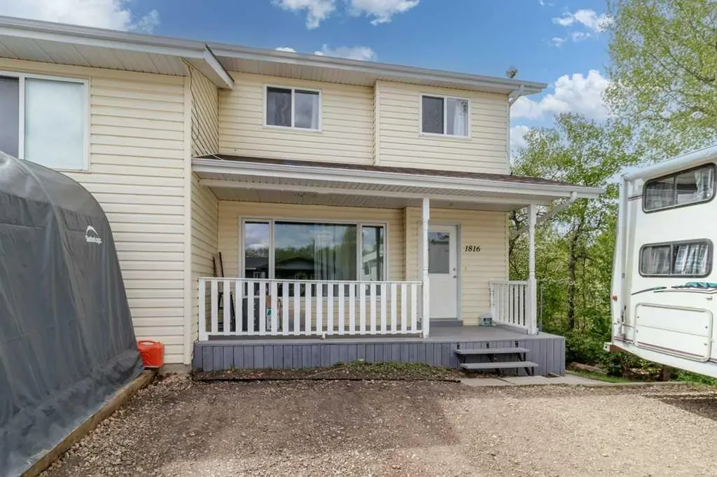 1816 26 Avenue Delburne AB T0M 0V0
