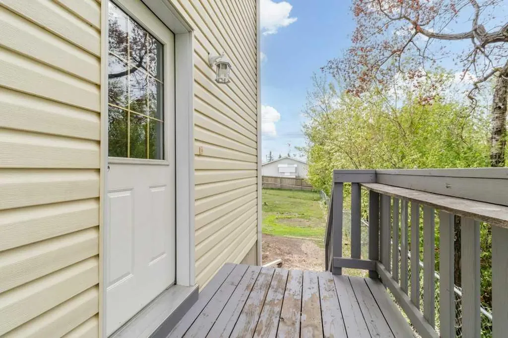 1816 26 Avenue Delburne AB T0M 0V0