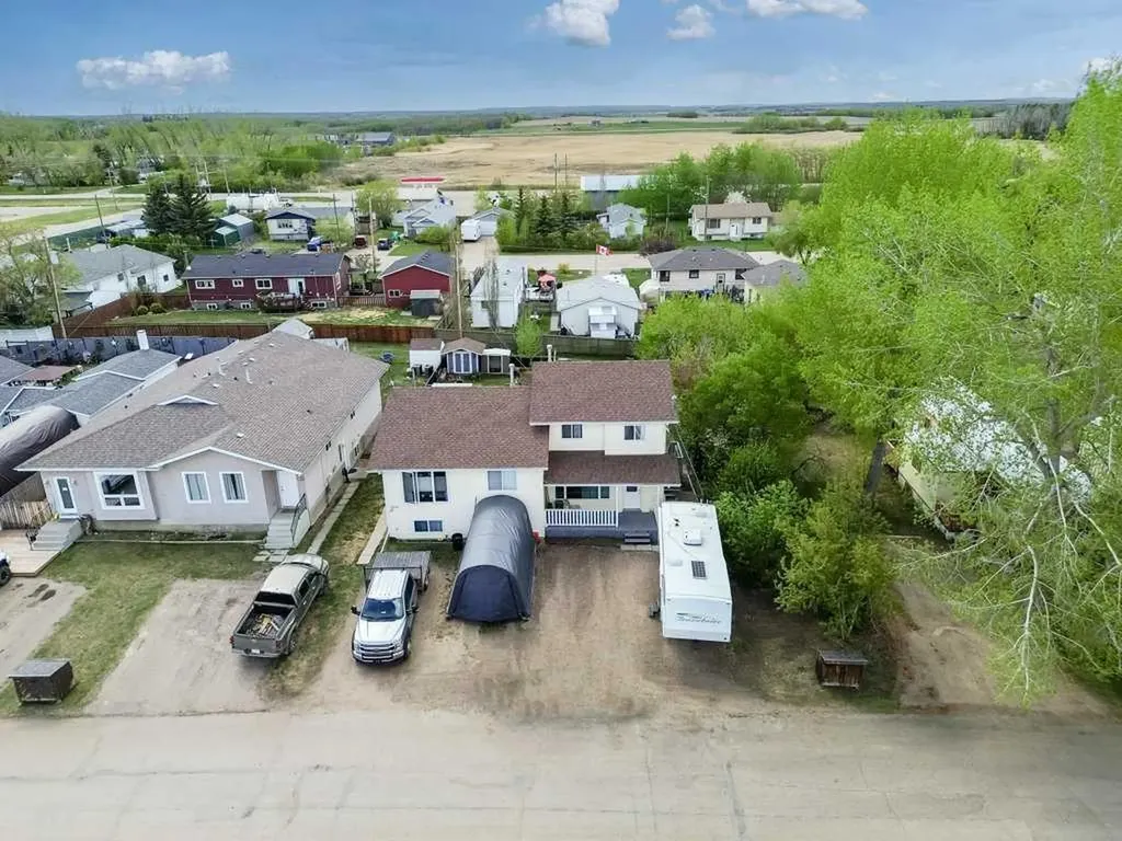 1816 26 Avenue Delburne AB T0M 0V0