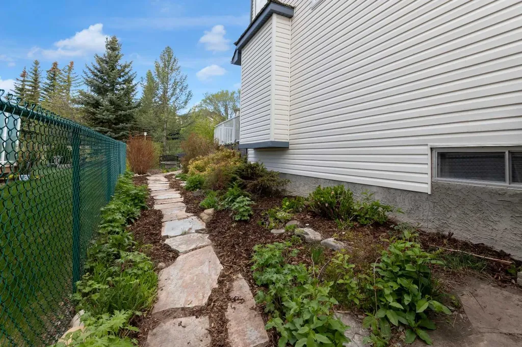 124 Gleneagles Terrace Cochrane AB T4C 1W6