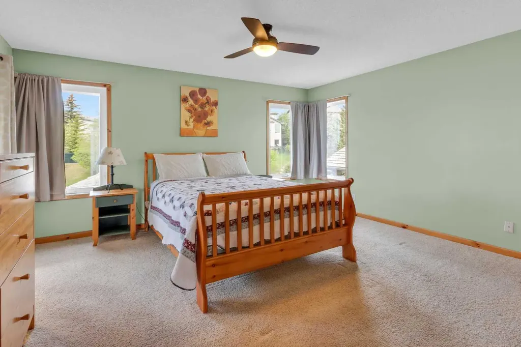 124 Gleneagles Terrace Cochrane AB T4C 1W6
