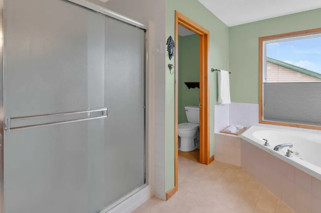 124 Gleneagles Terrace Cochrane AB T4C 1W6