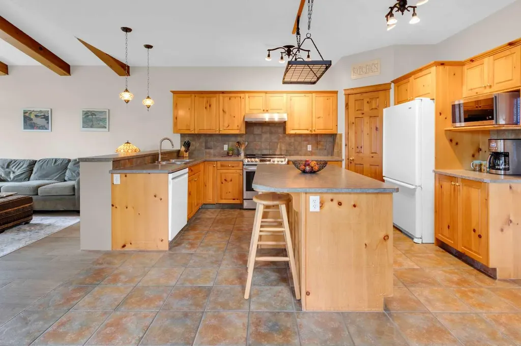 124 Gleneagles Terrace Cochrane AB T4C 1W6