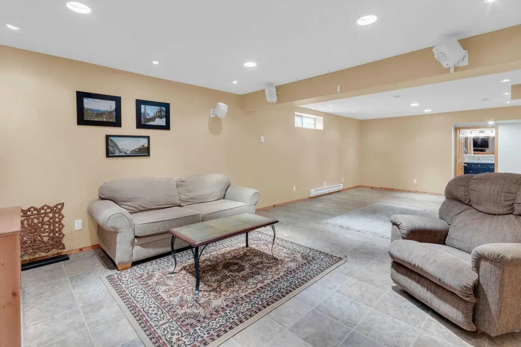 124 Gleneagles Terrace Cochrane AB T4C 1W6