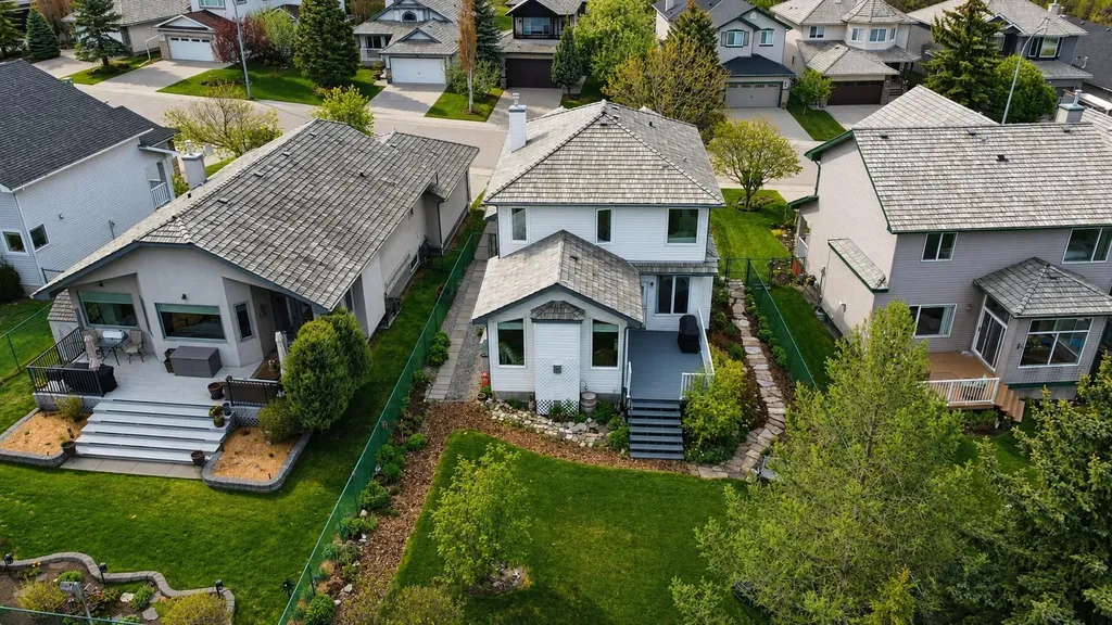 124 Gleneagles Terrace Cochrane AB T4C 1W6