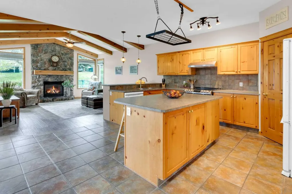124 Gleneagles Terrace Cochrane AB T4C 1W6