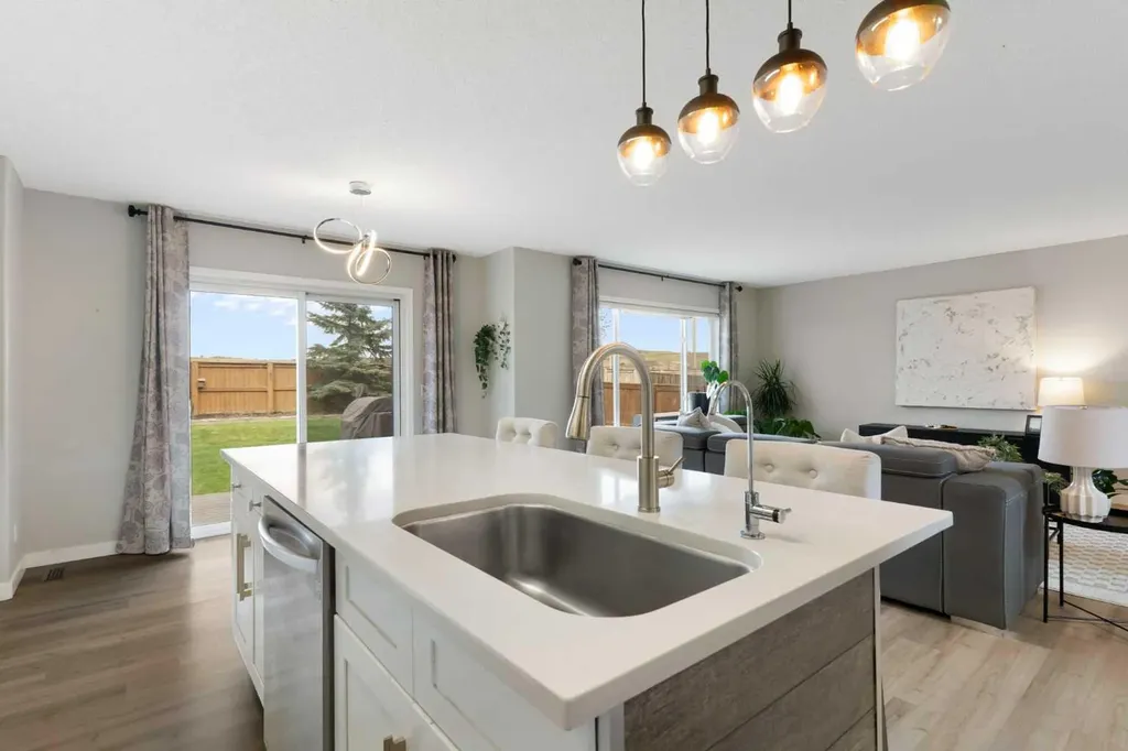 164 Royal Oak Heights NW Calgary AB T3G 5V3