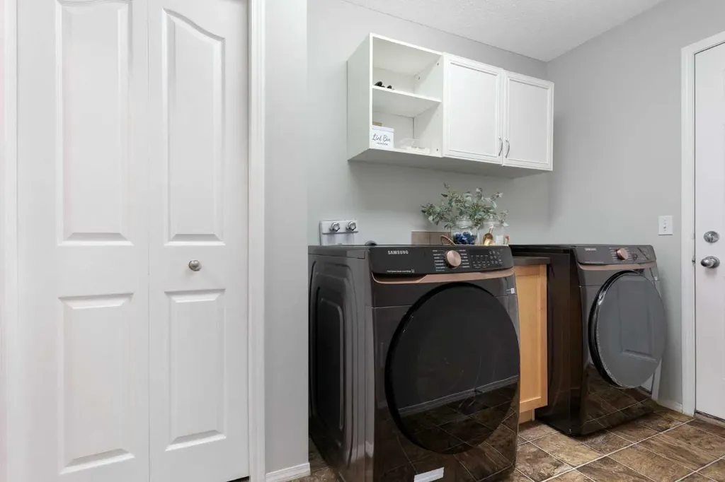 164 Royal Oak Heights NW Calgary AB T3G 5V3