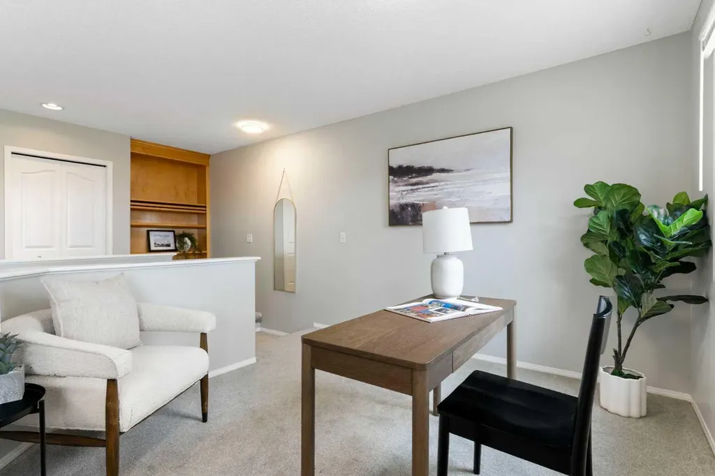 164 Royal Oak Heights NW Calgary AB T3G 5V3
