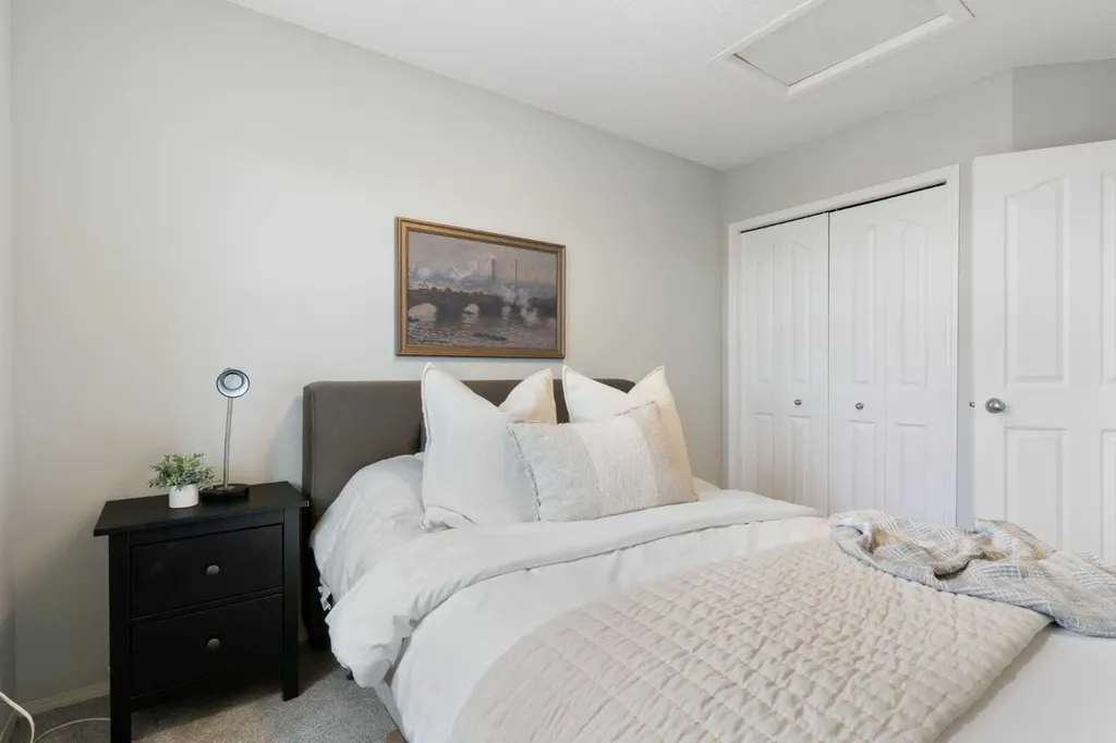 164 Royal Oak Heights NW Calgary AB T3G 5V3