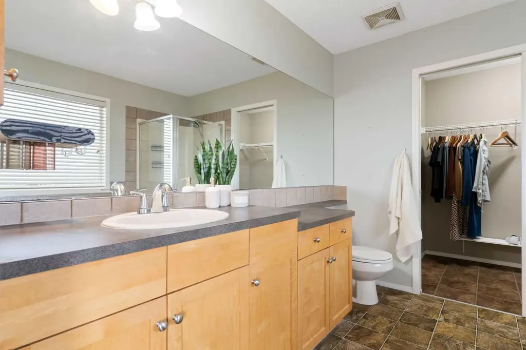 164 Royal Oak Heights NW Calgary AB T3G 5V3