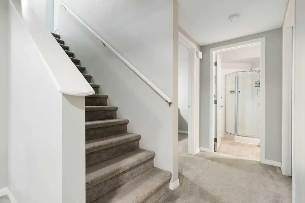 164 Royal Oak Heights NW Calgary AB T3G 5V3