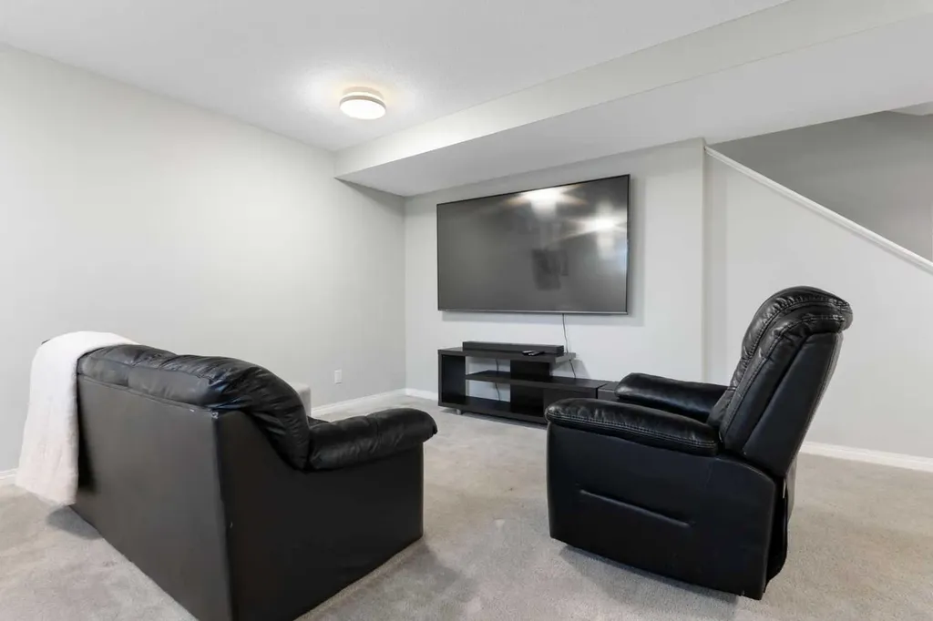 164 Royal Oak Heights NW Calgary AB T3G 5V3