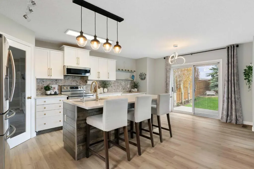 164 Royal Oak Heights NW Calgary AB T3G 5V3