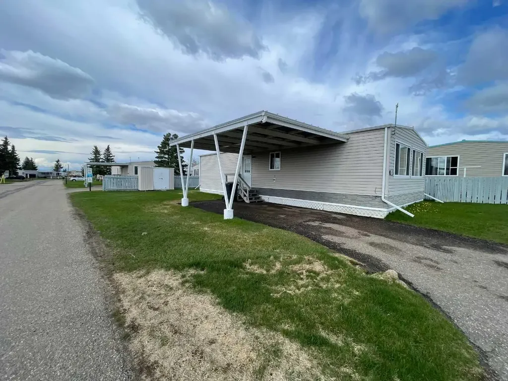 5308 57 Street Lloydminster AB T9V2A3