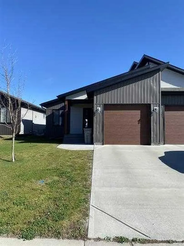 12605 102a Street Grande Prairie AB T8V 6S2