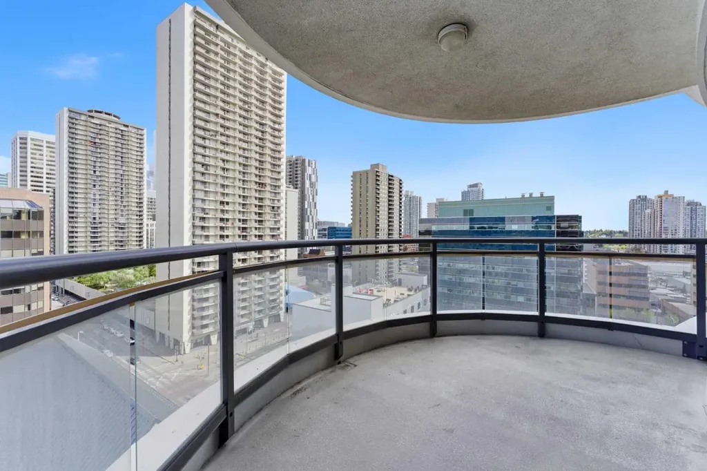 1078 6 Avenue SW Calgary AB T2P 5N6