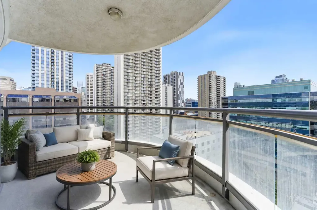 1078 6 Avenue SW Calgary AB T2P 5N6